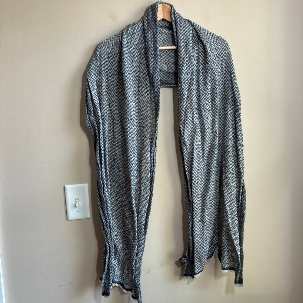 Paras Herringbone Chevron Scarf One Size Grey White Unisex Handmade Nepal